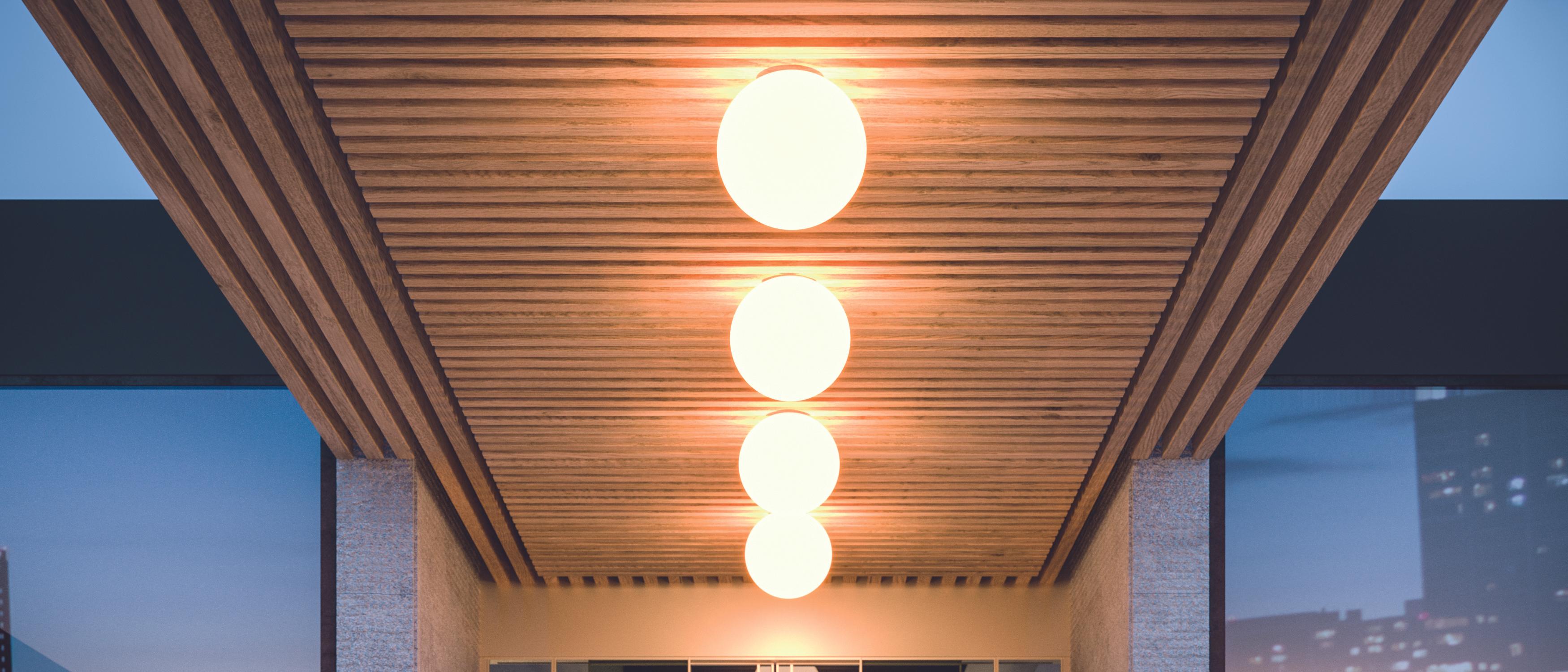 Outdoor ceiling lamps: flush mounts and pendants