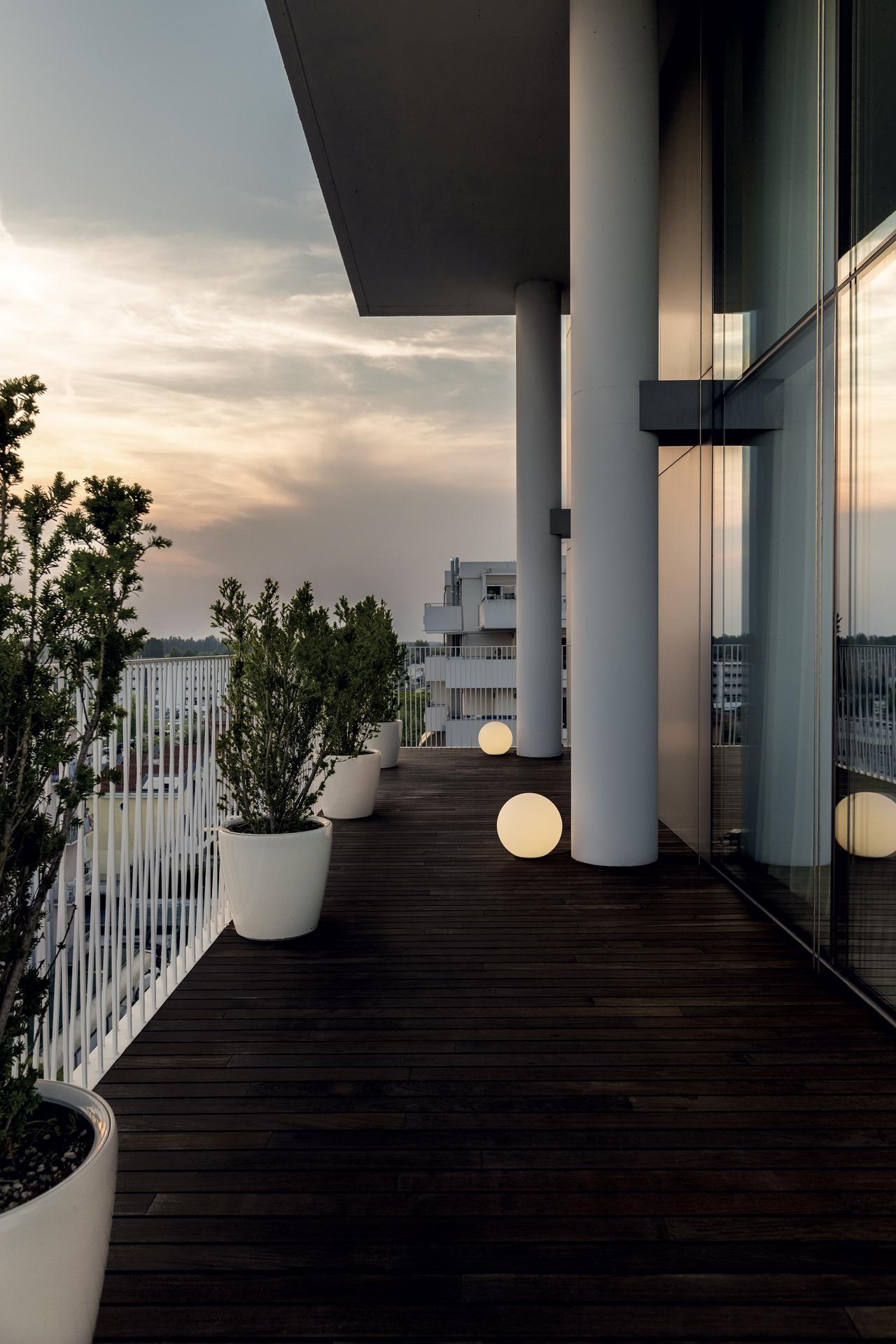 Gallery Oh Fl 65 Floor Outdoor 1280X1920 Linealightgroup 2