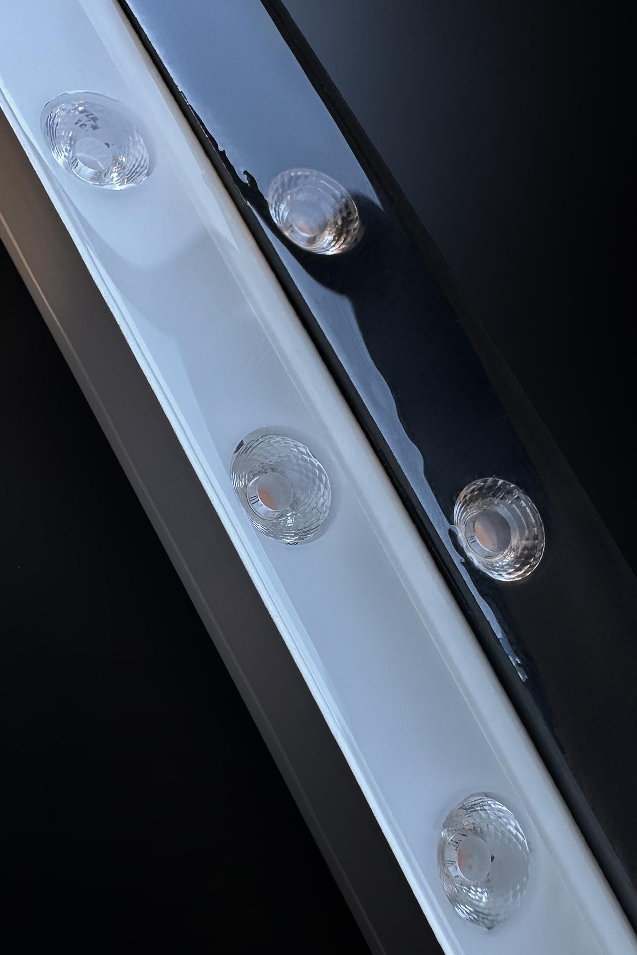 Light 25 Landing Page London Linea Light Group 60