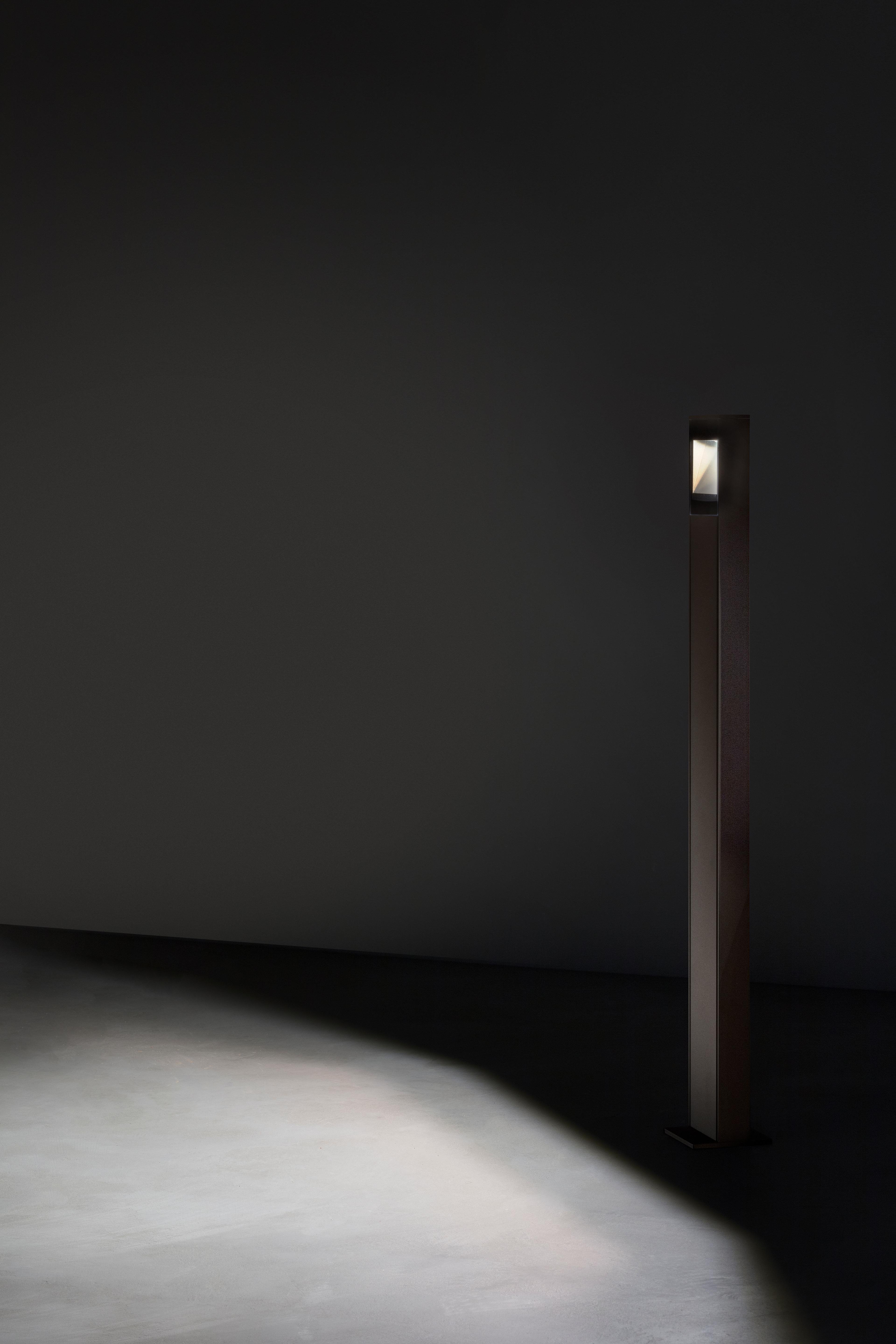 Gallery Peak Linealightgroup Bollards Light 1280X1920 2
