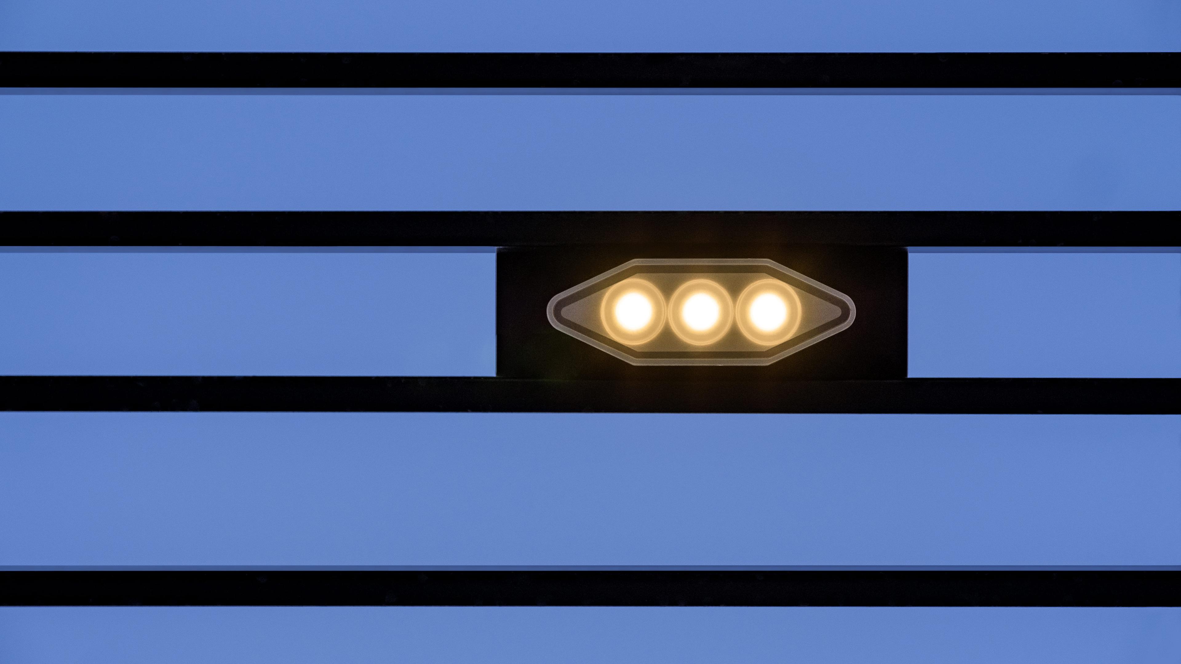 Gallery Product Skin S Ceiling Linealightgroup 1280X720