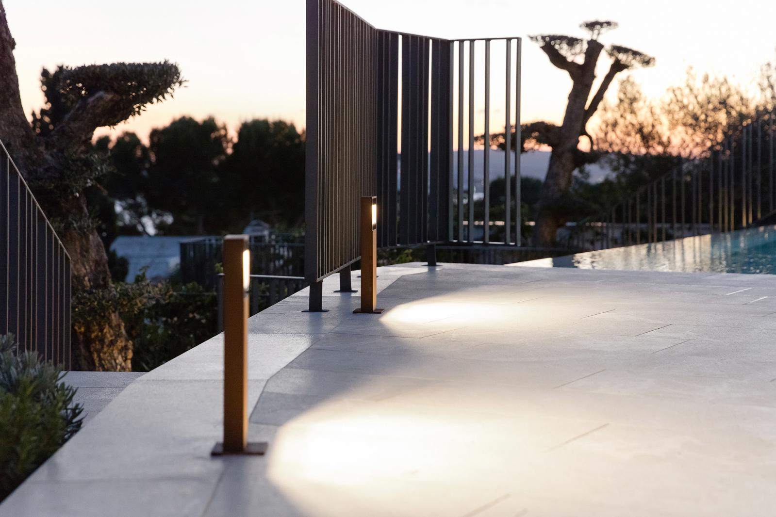 Gallery Peak Linealightgroup Bollards Light 1920X1280